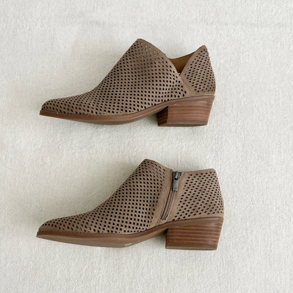 Lucky Brand Taupe Perforated Cutout Ankle Boots Women’s Size 10 Western Boho - Picture 2 of 10